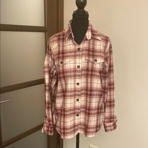 4 for 25 item. Tilley Cream & Burgundy Cotton Button Up Shirt size small